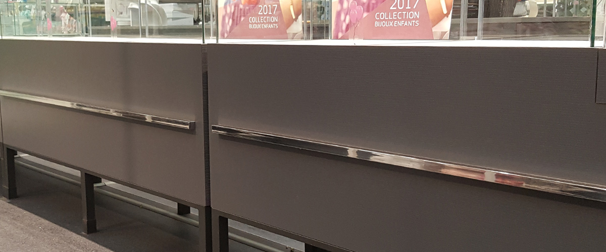 Relooking covering vitrine avant